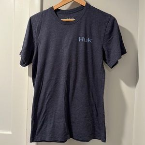 HUK men’s medium T shirt navy blue